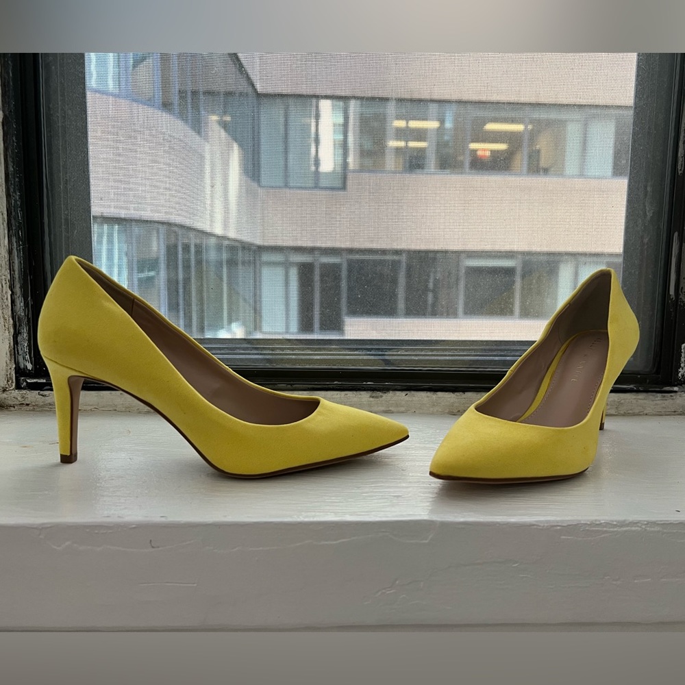 Kelly & Katie 7.5 yellow suede heels